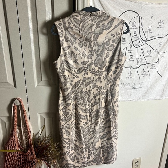 J. McLaughlin Liz Suede Jaguar Print Sheath Dress large nwot - Picture 5 of 6